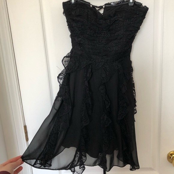 le chateau Dresses & Skirts - Strapless lace black dress